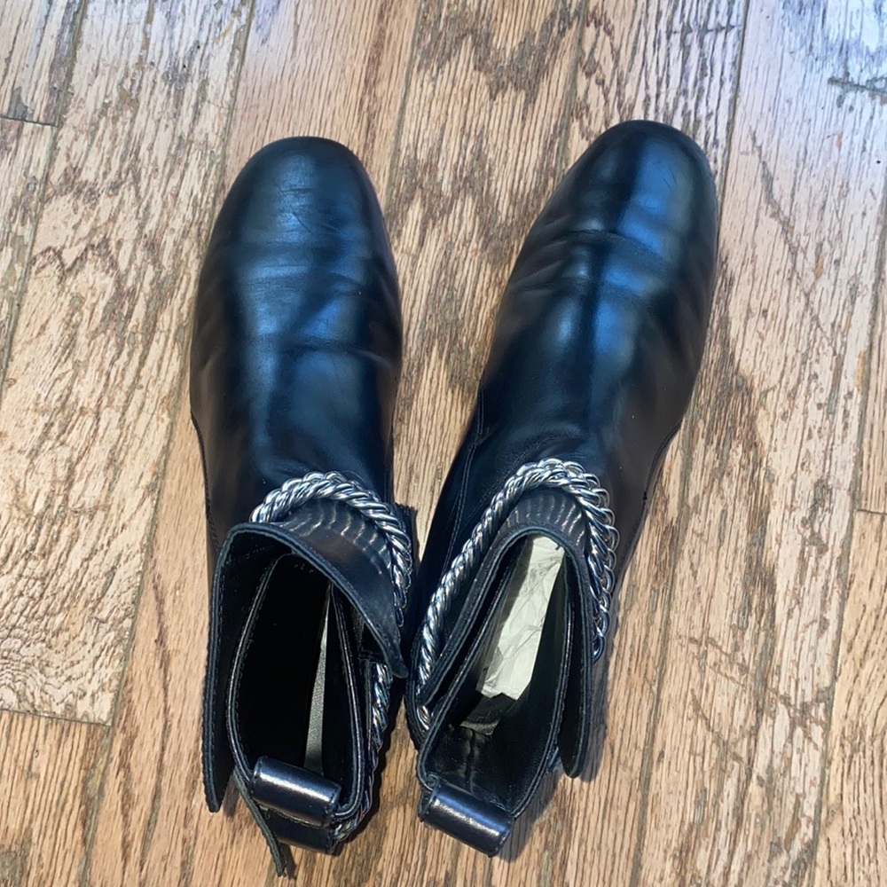 Alexander Wang Iggy ankle boots black
leather Rhodium chains 40.5/9-9.5 $795 - Picture 3 of 16